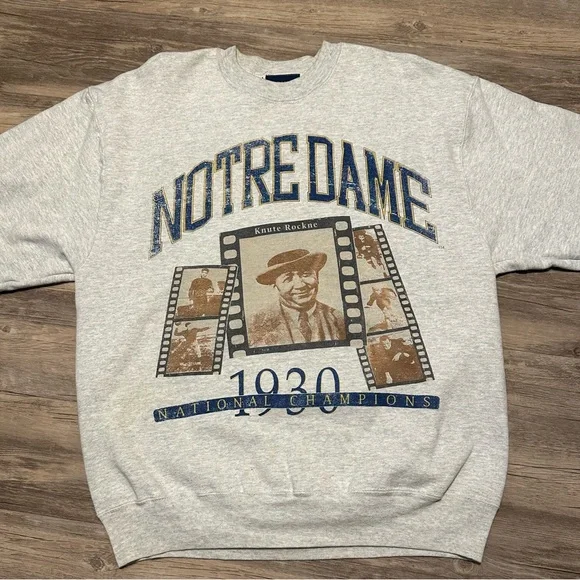 Vintage Gray NOTRE DAME Crewneck Sweater with Graphic - Picture 1 of 6